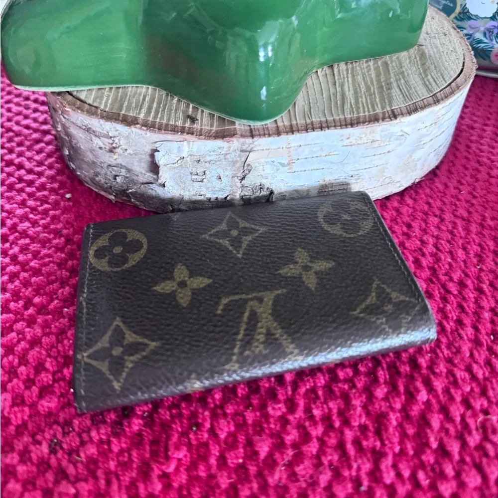 Louis Vuitton Monogram 6 key Holder - Picture 2 of 6